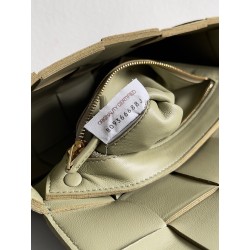 Bottega Veneta Cassett Bag In Travertine Intrecciato Lambskin 282