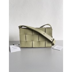 Bottega Veneta Cassett Bag In Travertine Intrecciato Lambskin 282