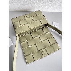 Bottega Veneta Cassett Bag In Travertine Intrecciato Lambskin 282