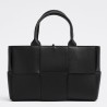 Bottega Veneta Arco Small Tote In Black Grained Leather 377