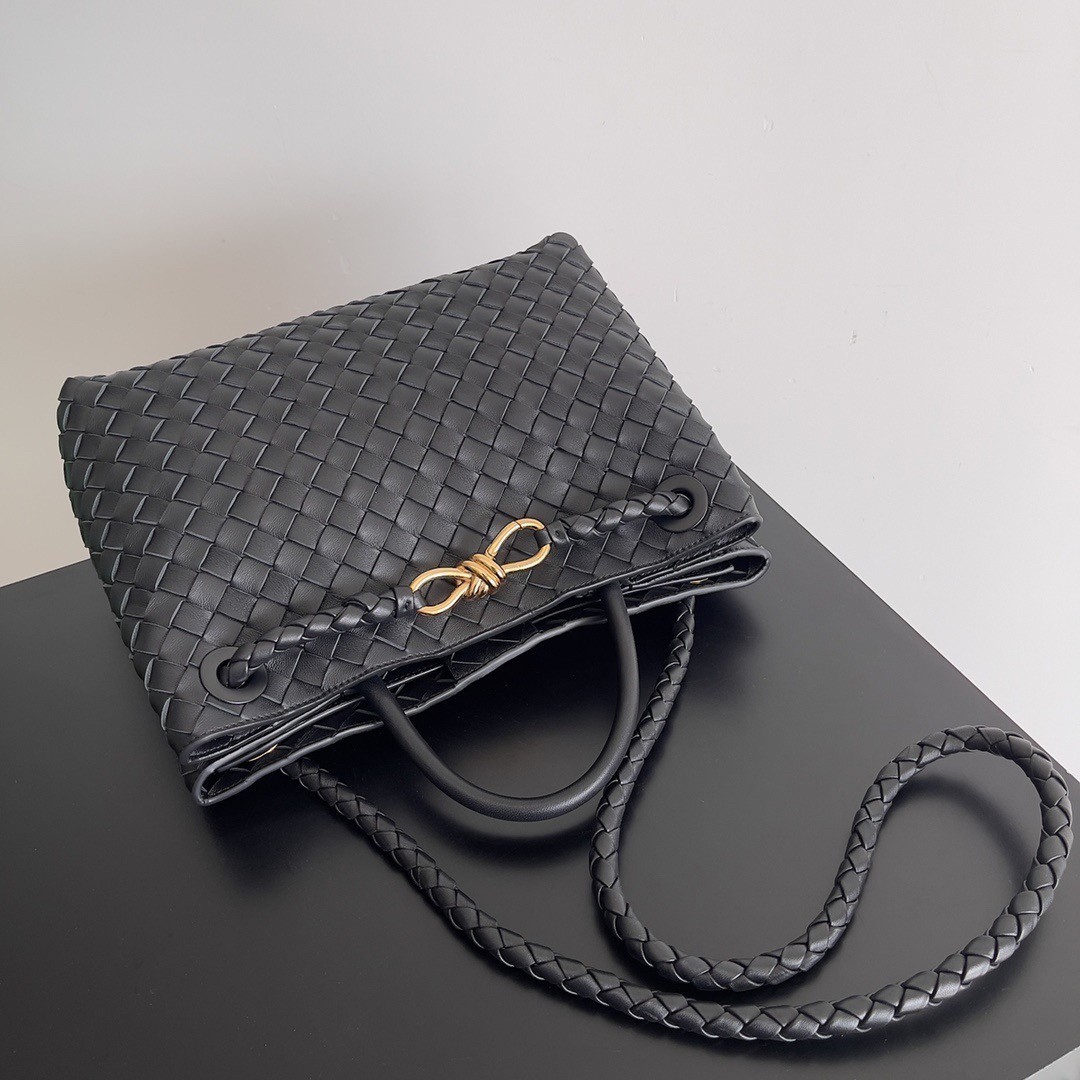 Bottega Veneta Medium Andiamo Bag In Black Intrecciato Lambskin 600