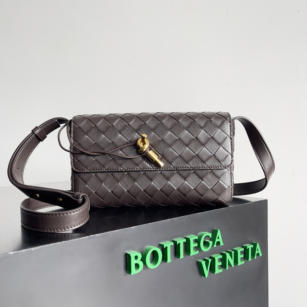 Bottega Veneta Mini Andiamo Cross-Body Bag in Fondant Intrecciato Lambskin 634