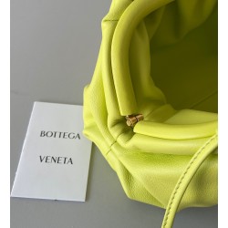 Bottega Veneta Mini Pouch Bag In Kiwi Calfskin 696