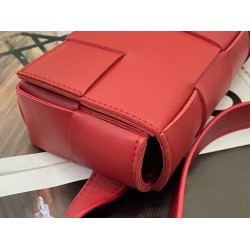 Bottega Veneta Cassette Belt Bag In Red Intrecciato Leather 755