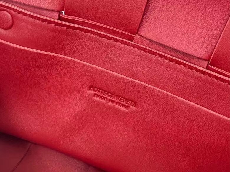 Bottega Veneta Cassette Belt Bag In Red Intrecciato Leather 755