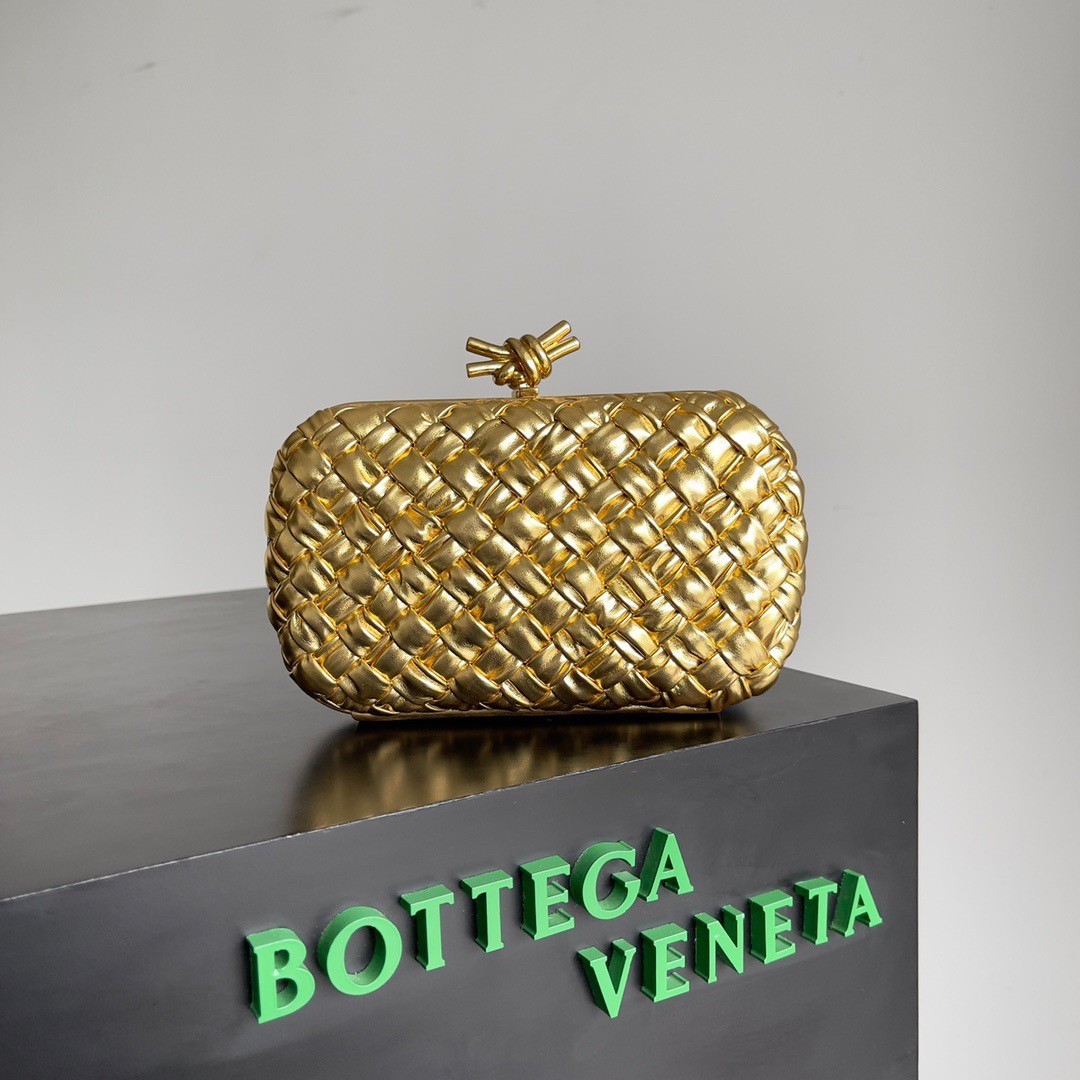 Bottega Veneta Knot Minaudiere Clutch In Gold Intreccio laminated Leather  804