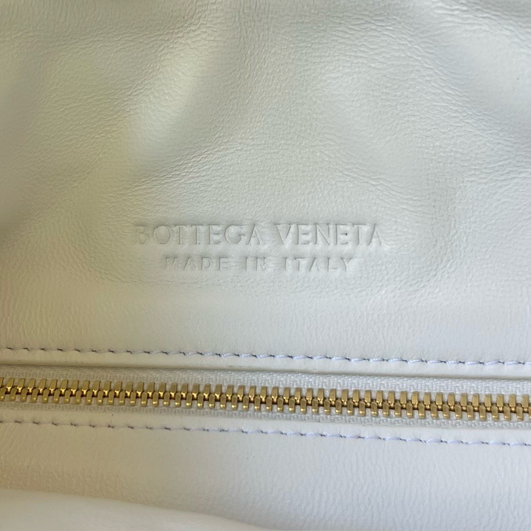 Bottega Veneta Gemelli Large Bag in White Intrecciato Lambskin 922