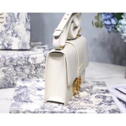 Dior 30 Montaigne Shoulder Bag In White Calfskin 206