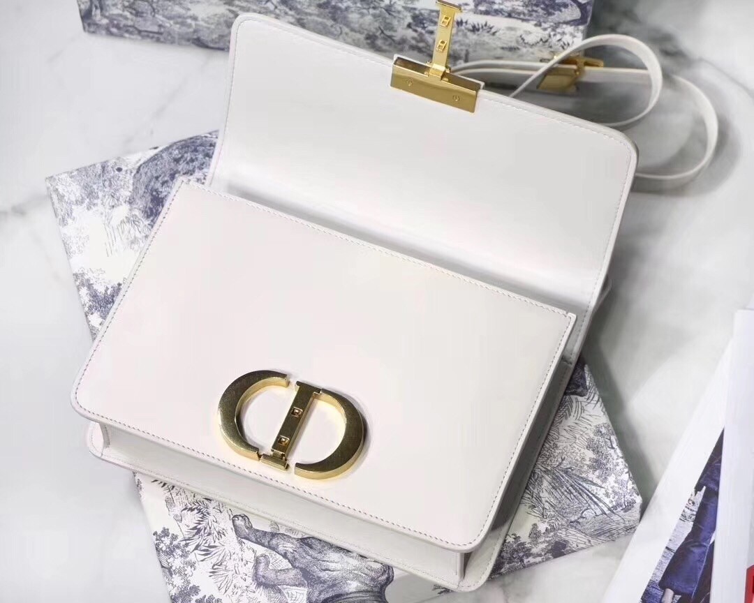 Dior 30 Montaigne Shoulder Bag In White Calfskin 206