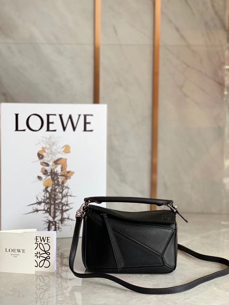 Loewe Mini Puzzle Bag In Black Calfskin Leather 103