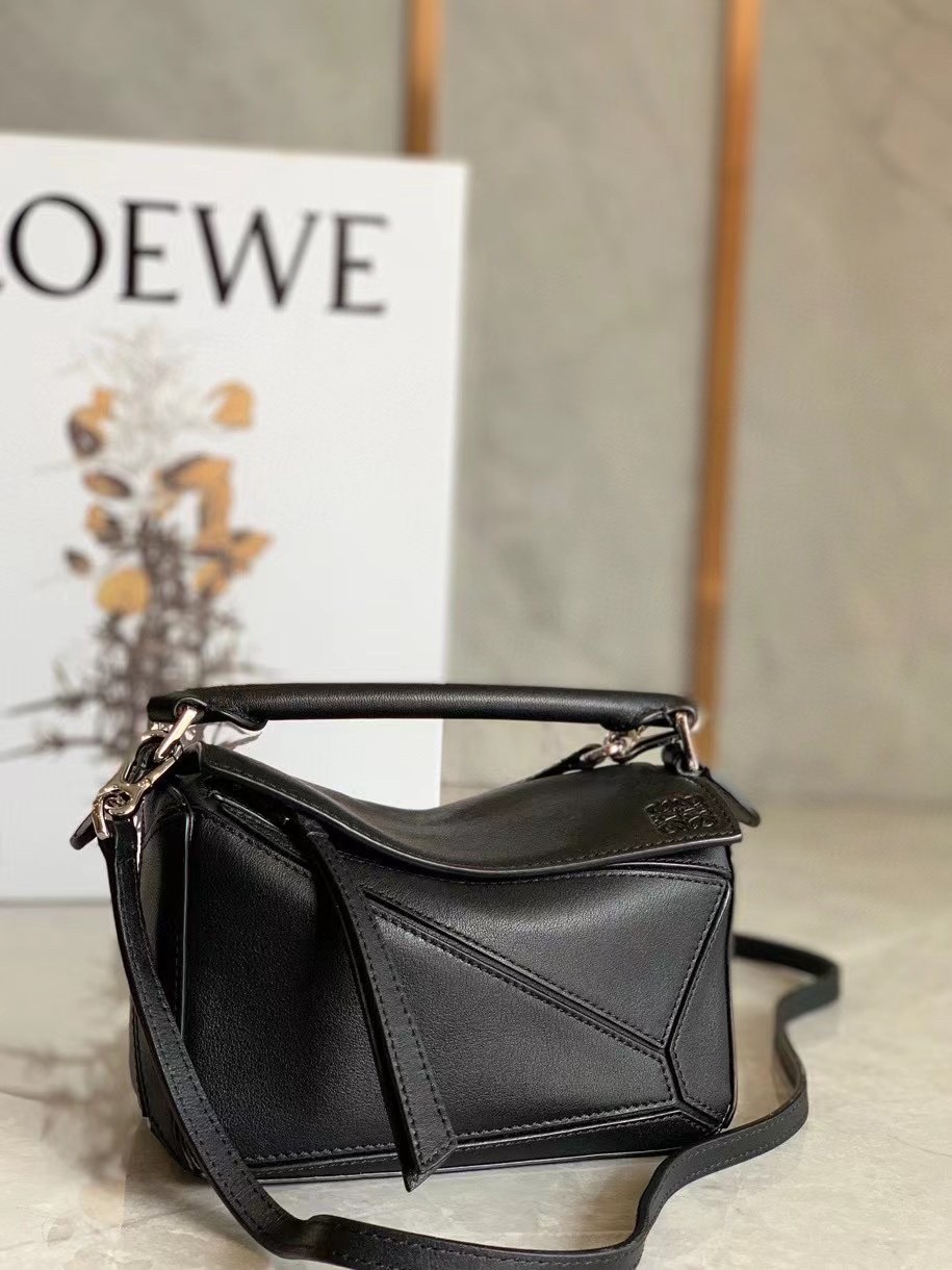 Loewe Mini Puzzle Bag In Black Calfskin Leather 103