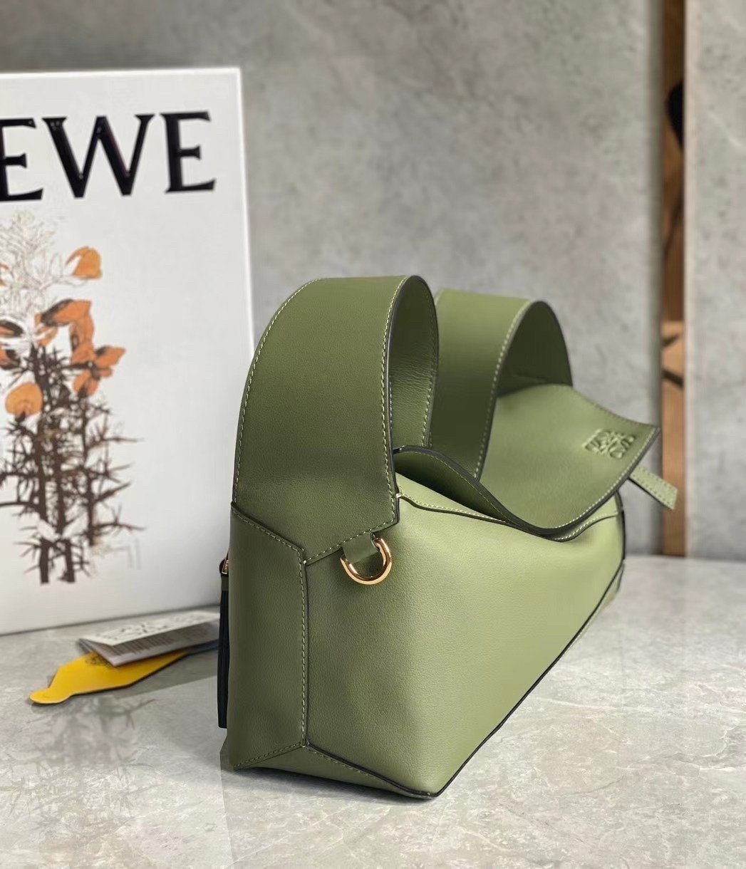 Loewe Puzzle Hobo Bag In Green Nappa Calfskin 331