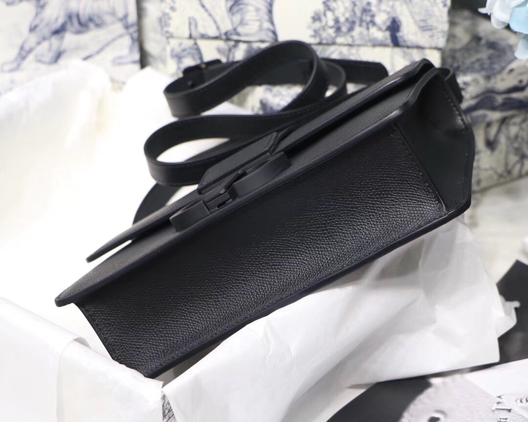 Dior 30 Montaigne Bag In Black Ultra Matte Grained Calfskin 723