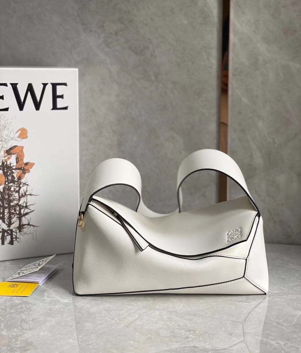 Loewe Puzzle Hobo Bag In White Nappa Calfskin 076