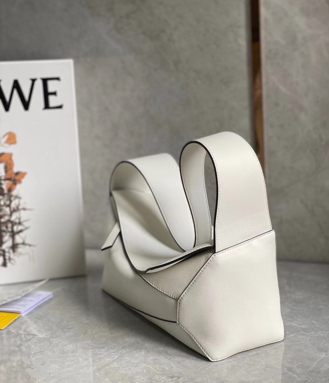 Loewe Puzzle Hobo Bag In White Nappa Calfskin 076