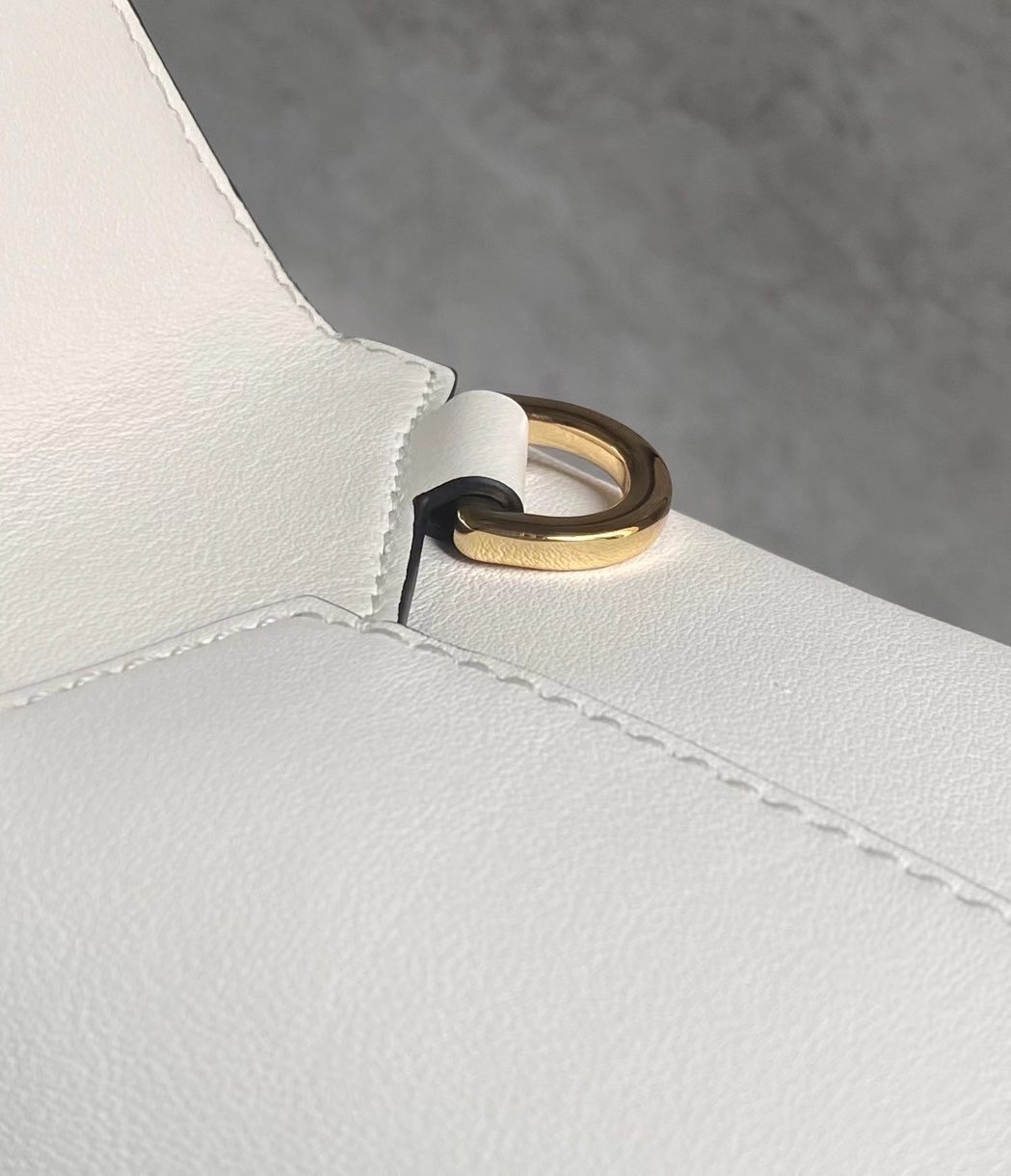 Loewe Puzzle Hobo Bag In White Nappa Calfskin 076