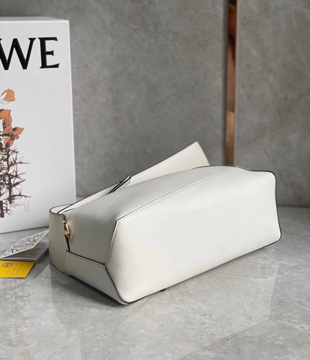 Loewe Puzzle Hobo Bag In White Nappa Calfskin 076