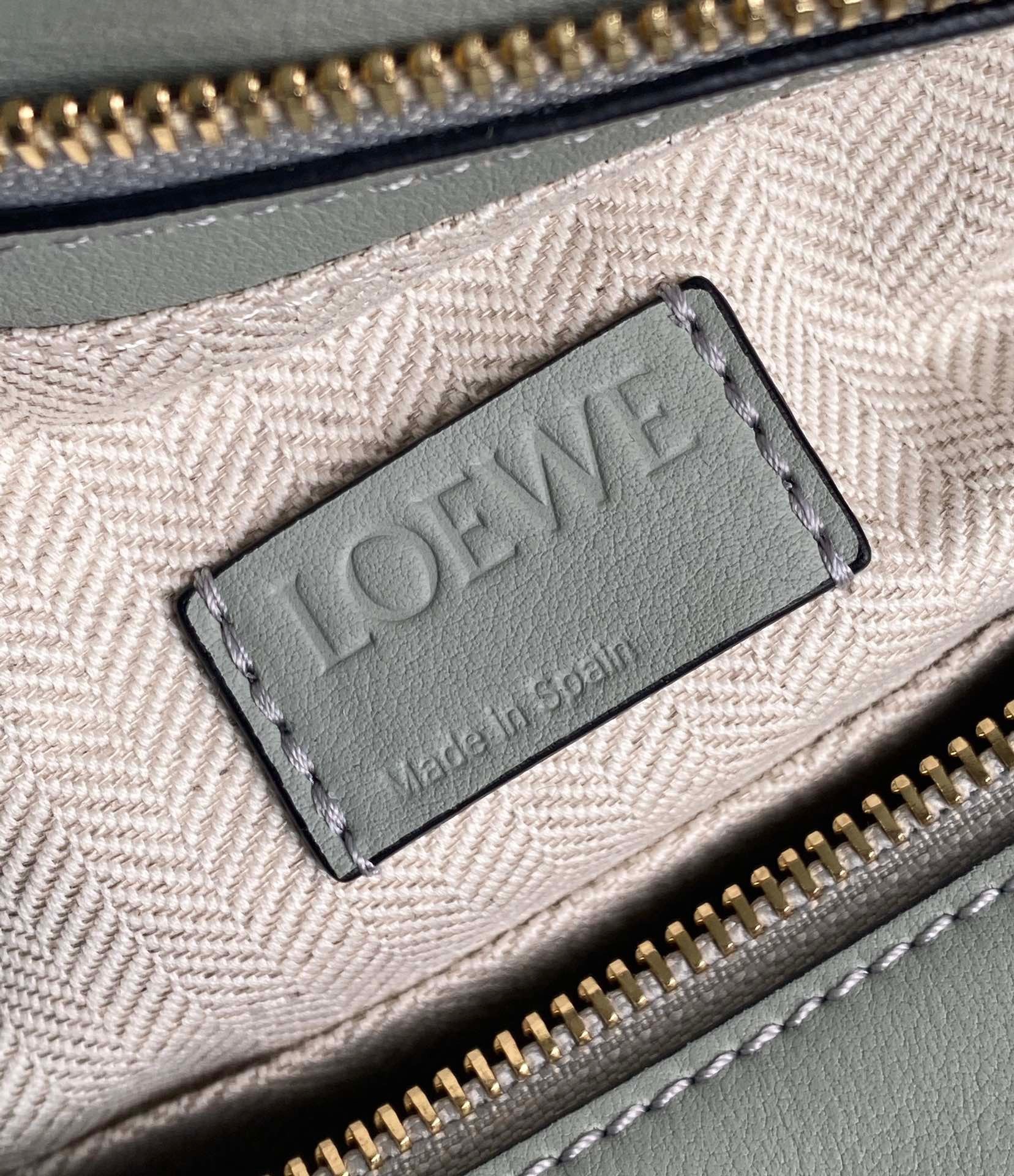 Loewe Puzzle Hobo Bag In Light Celadon Nappa Calfskin 563