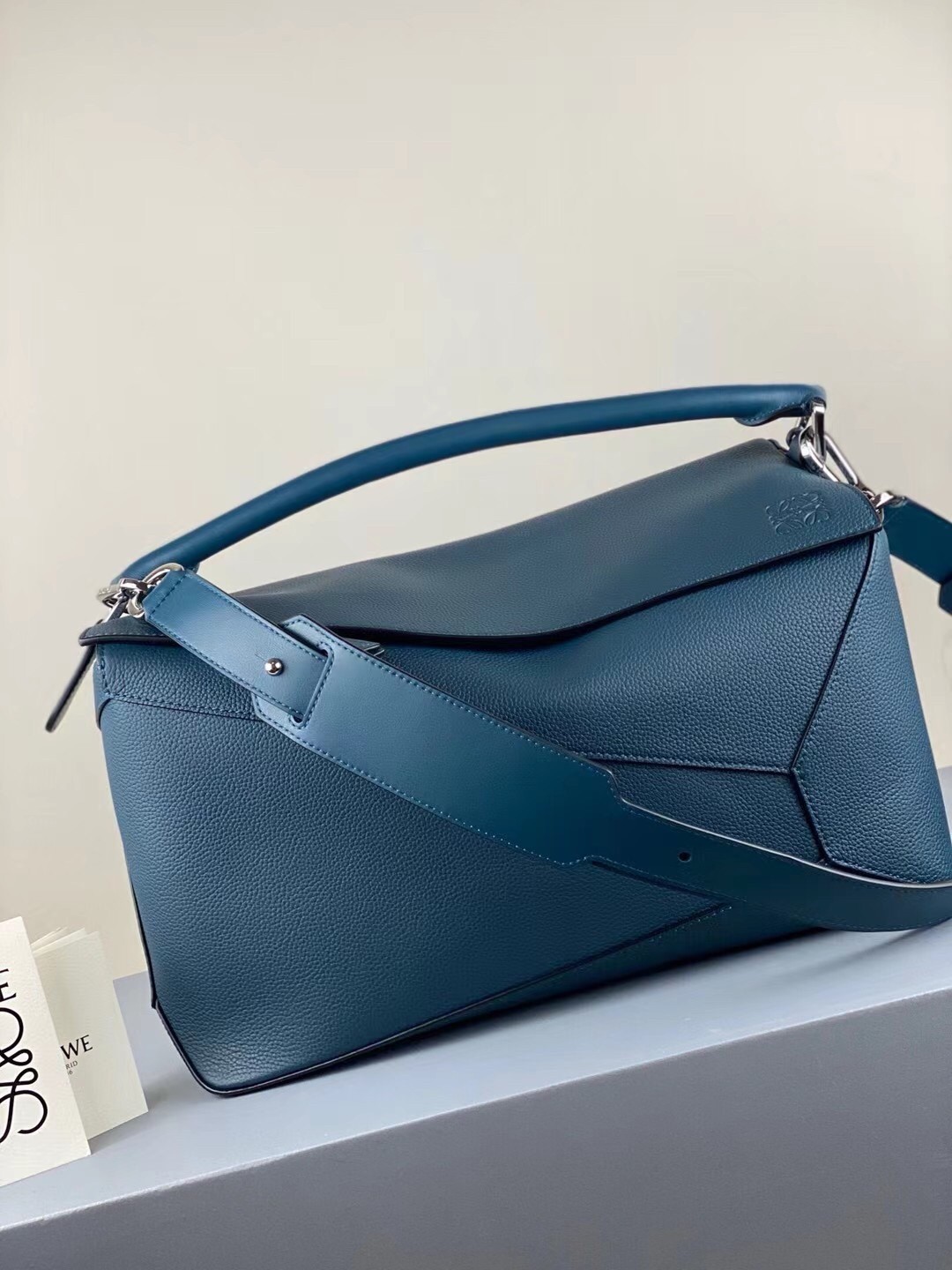 Loewe Large Puzzle Bag In Blue Grained Leather 621