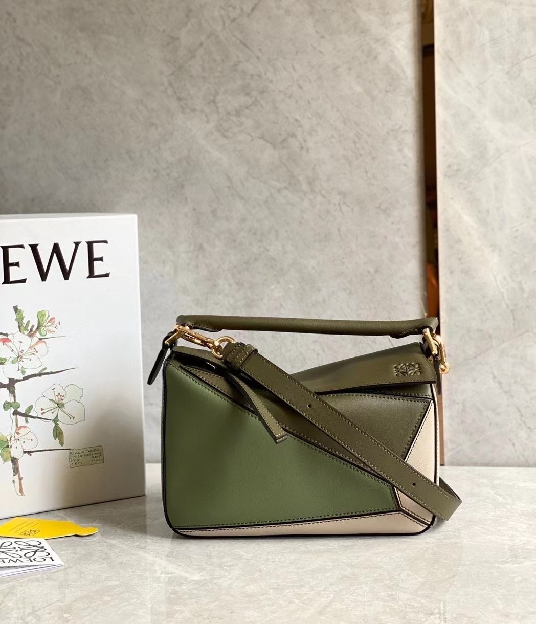 Loewe Puzzle Small Bag In Green/Oat Calfskin 706