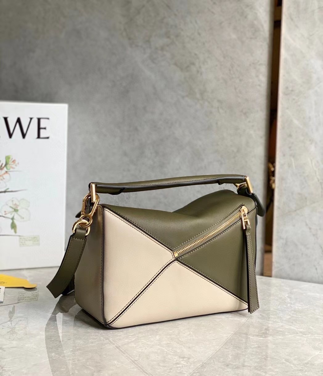 Loewe Puzzle Small Bag In Green/Oat Calfskin 706