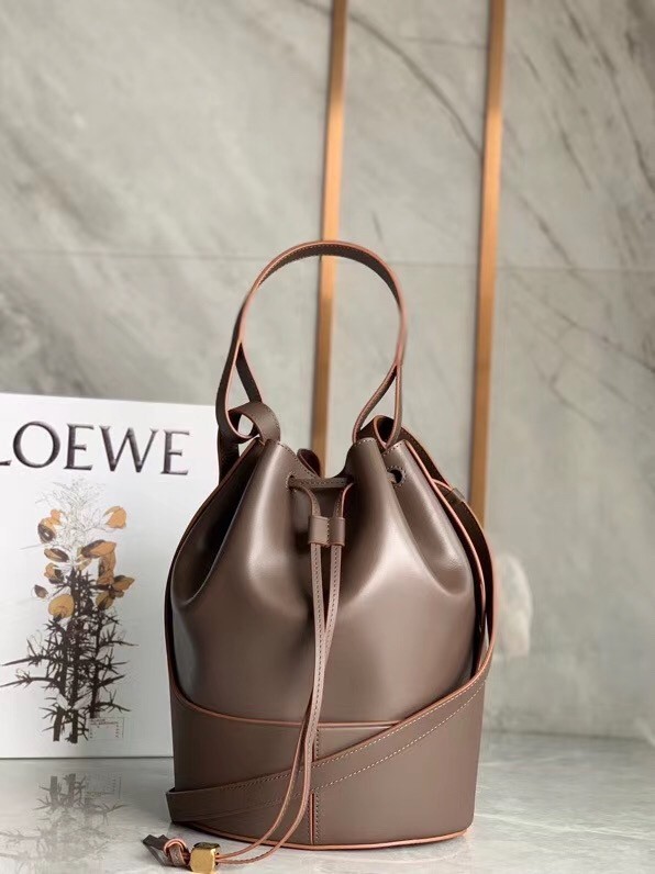 Loewe Medium Balloon Bucket Bag In Taupe Calfskin 223