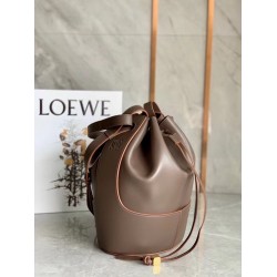 Loewe Medium Balloon Bucket Bag In Taupe Calfskin 223