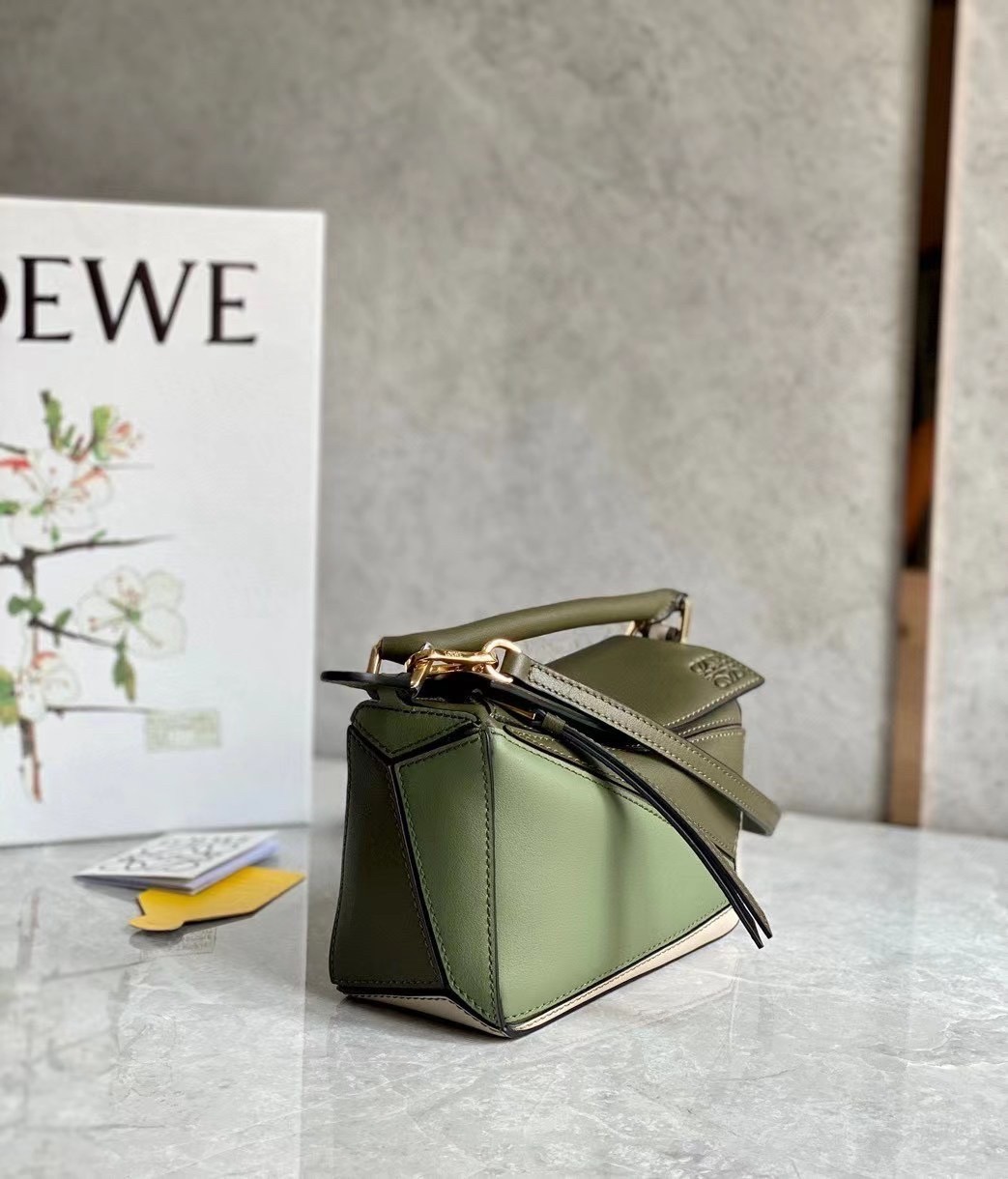 Loewe Puzzle Mini Bag In Green/Oat Calfskin 374