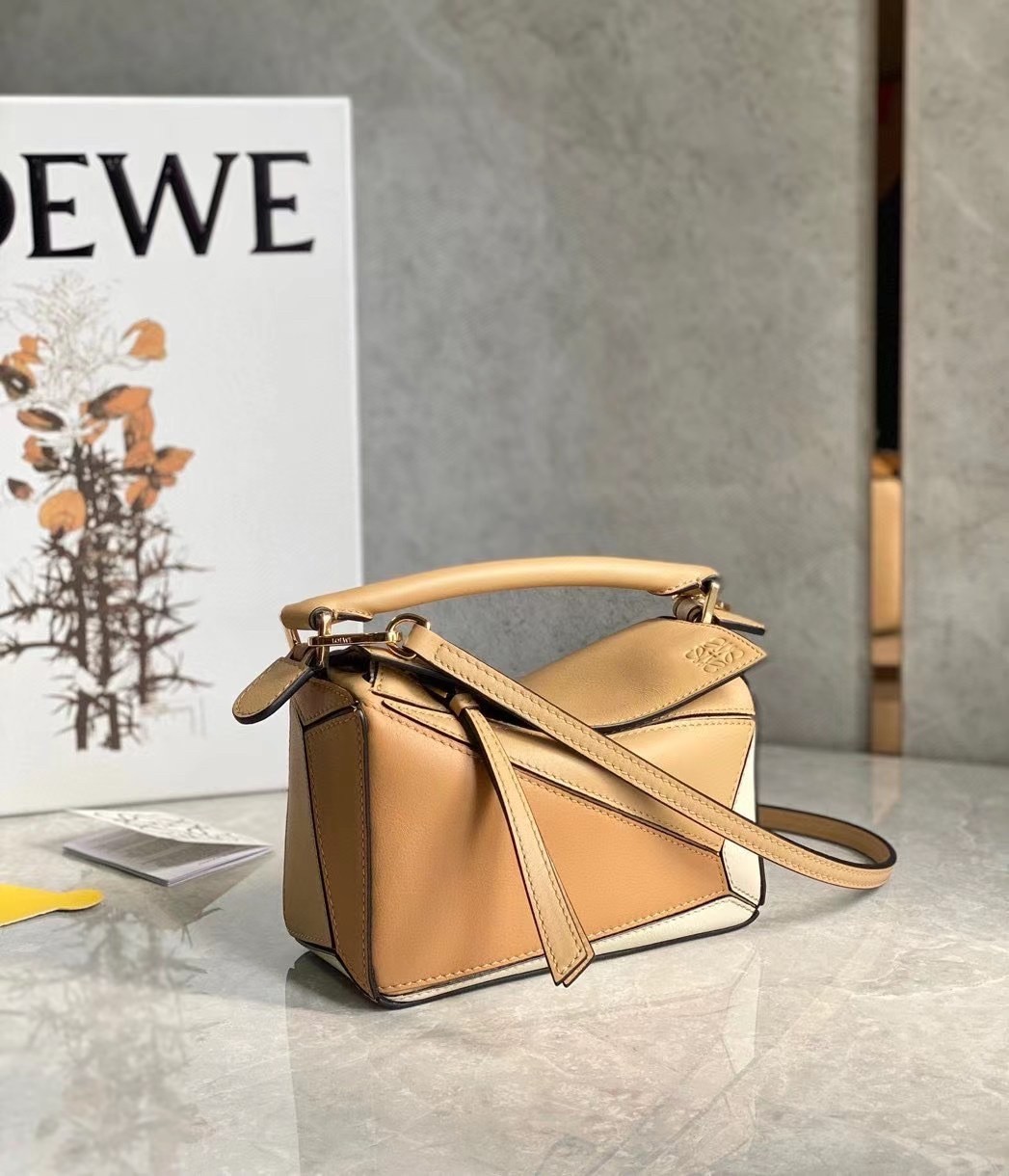 Loewe Puzzle Mini Bag In Dune/Warm Desert Calfskin 987