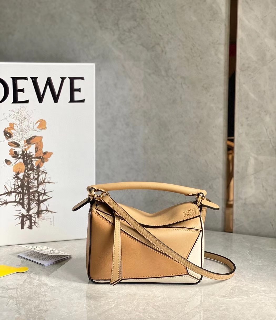 Loewe Puzzle Mini Bag In Dune/Warm Desert Calfskin 987