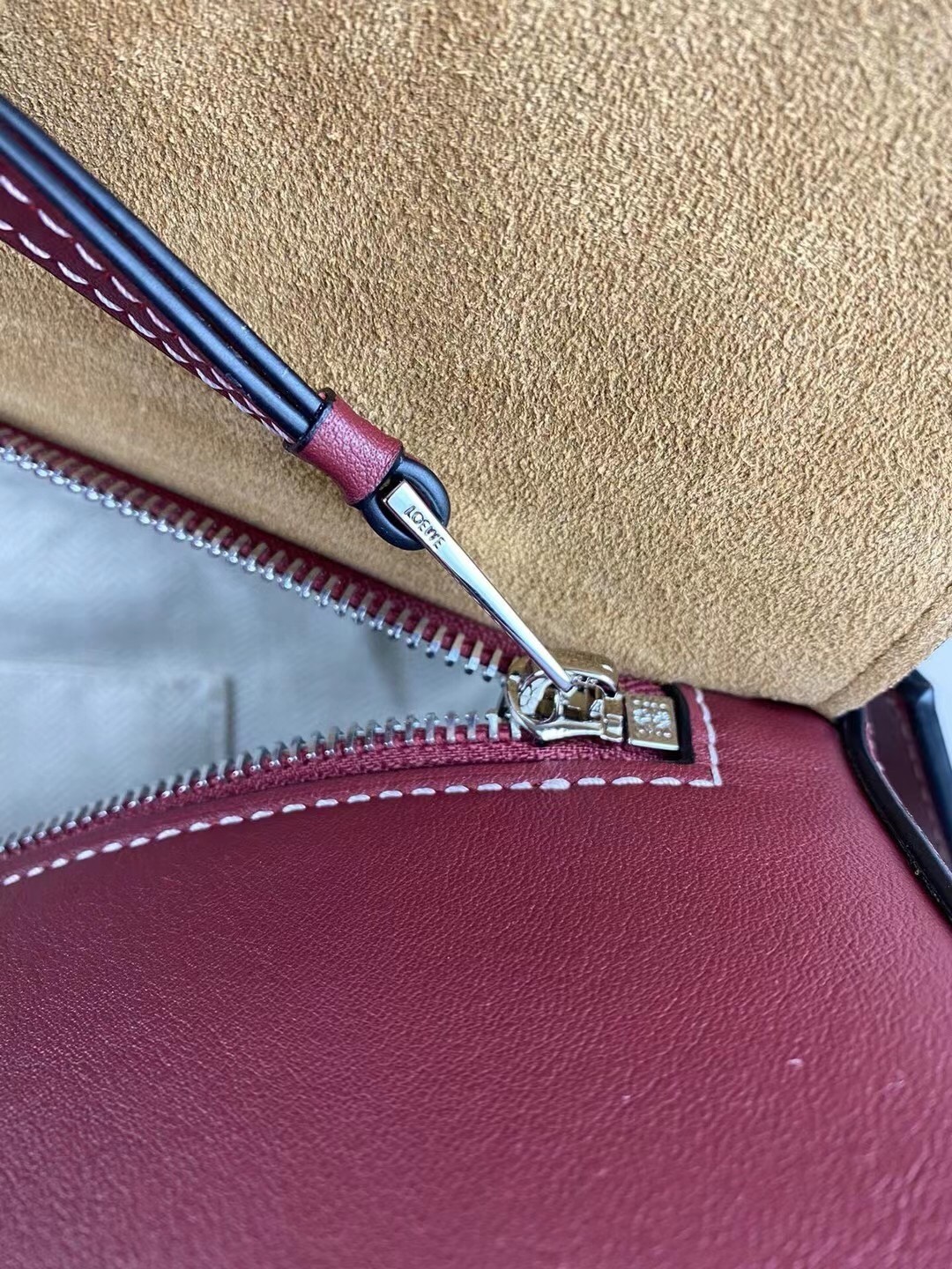 Loewe Large Puzzle Bag In Bordeaux Calfskin 324