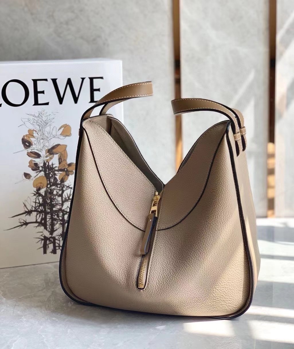 Loewe Hammock Small Bag In Sand Grained Leather 337