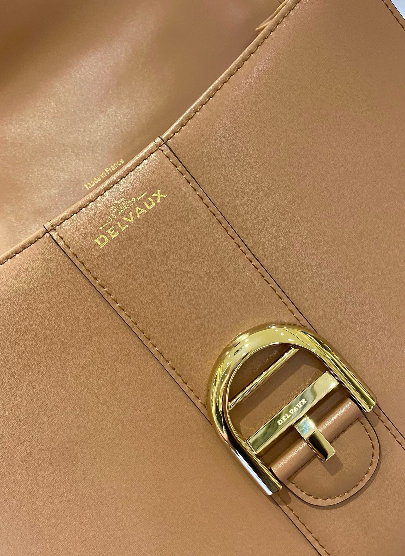 Delvaux Brillant MM Bag in Tender Beige Box Calf Leather 235