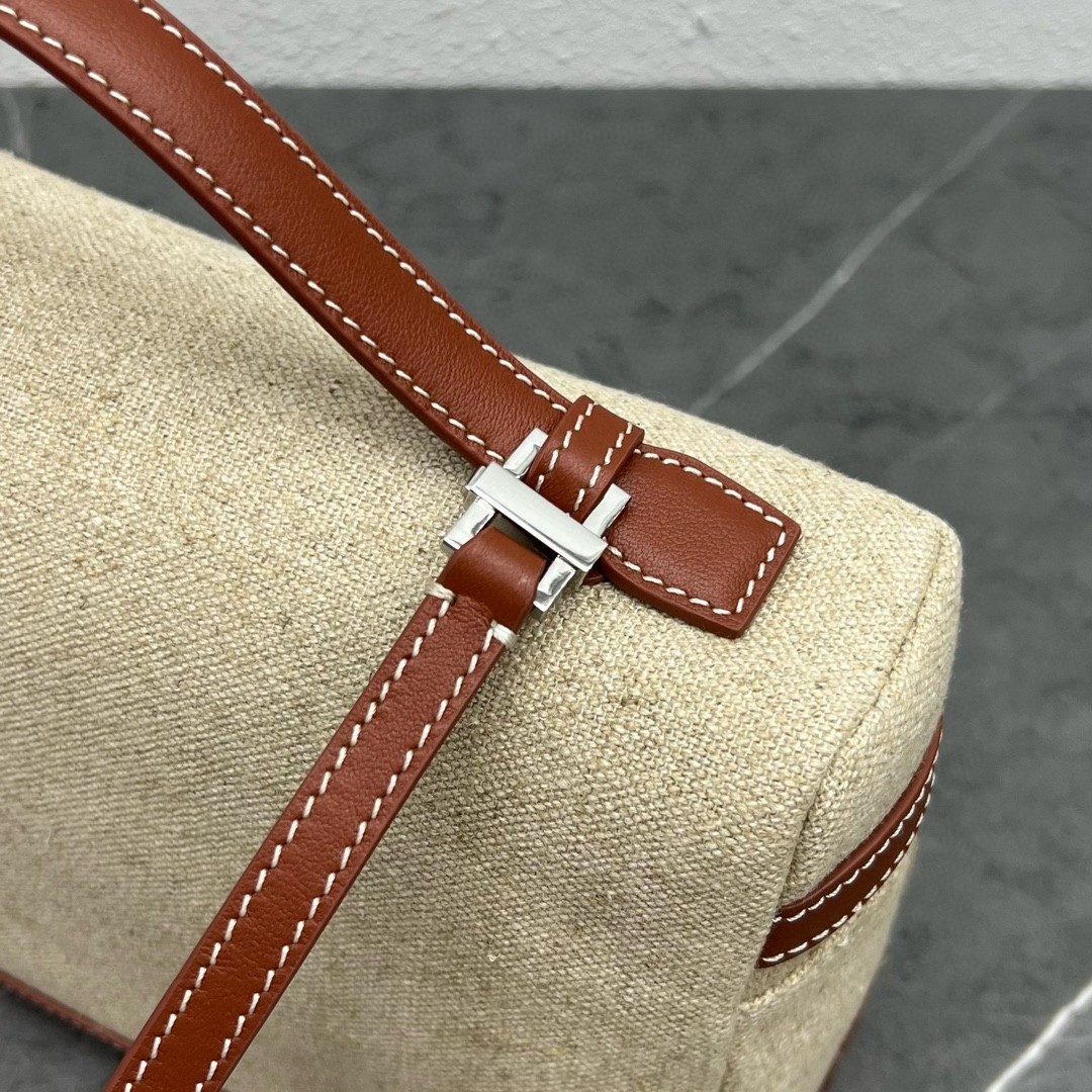 Loro Piana Extra Pocket Pouch L19 in Linen 927