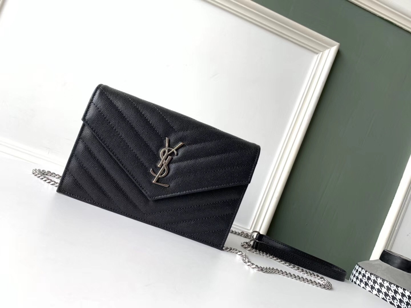 Saint Laurent WOC Envelope Chain Wallet In Noir Leather 109