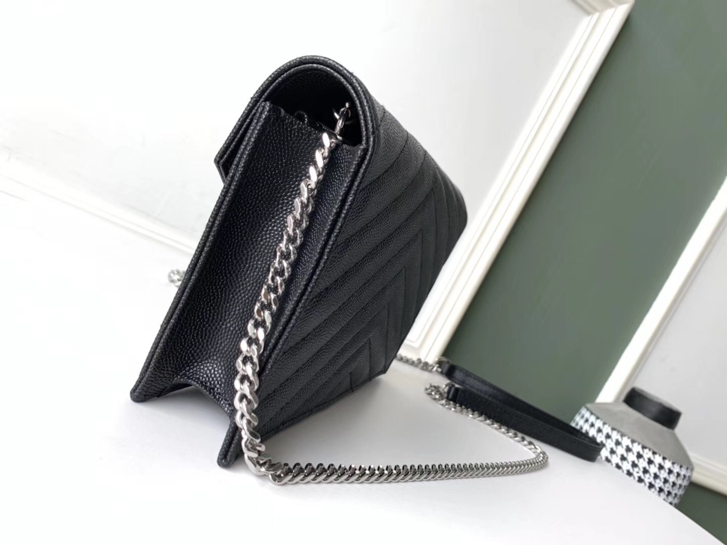 Saint Laurent WOC Envelope Chain Wallet In Noir Leather 109