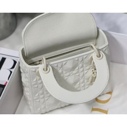 Dior Lady Dior Mini Bag In White Calfskin with Diamond Motif 060