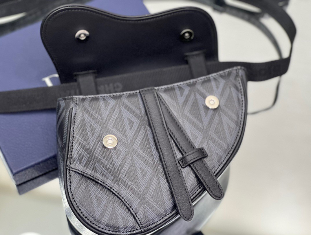 Dior Men's Mini Saddle Bag In Black CD Diamond Canvas 831