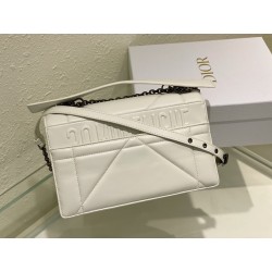 Dior 30 Montaigne Chain Bag With Handle In White Lambskin 104