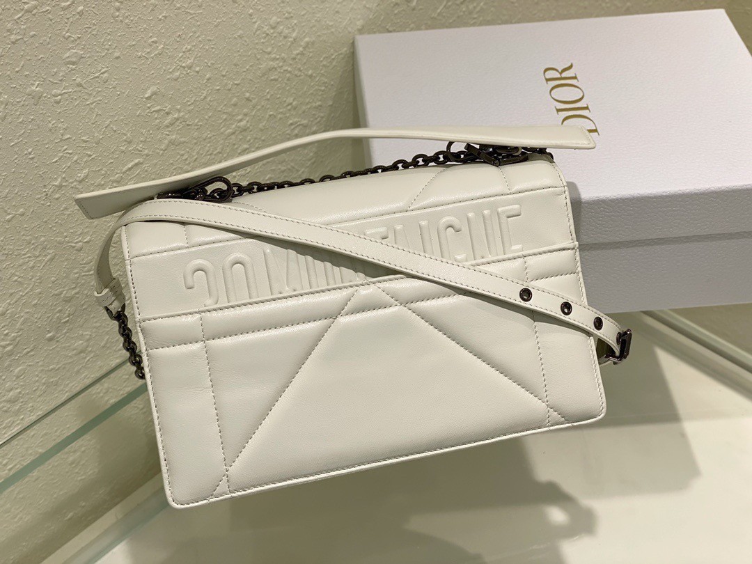 Dior 30 Montaigne Chain Bag With Handle In White Lambskin 104