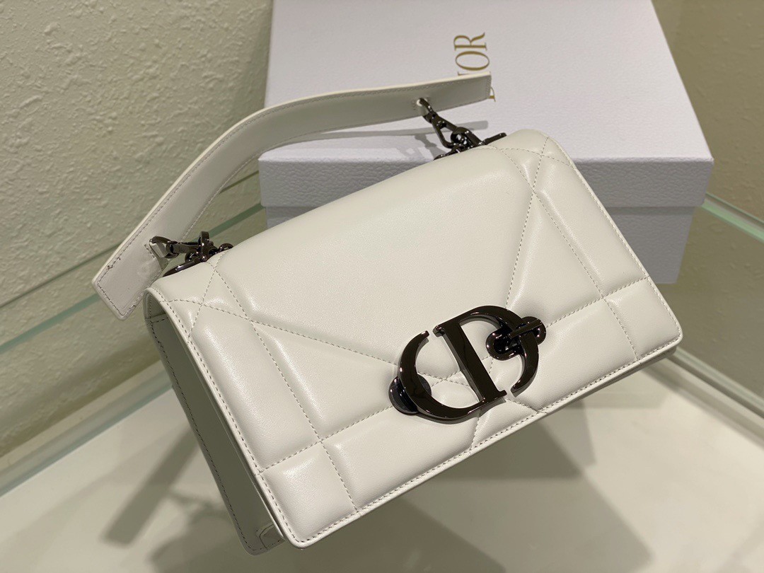 Dior 30 Montaigne Chain Bag With Handle In White Lambskin 104