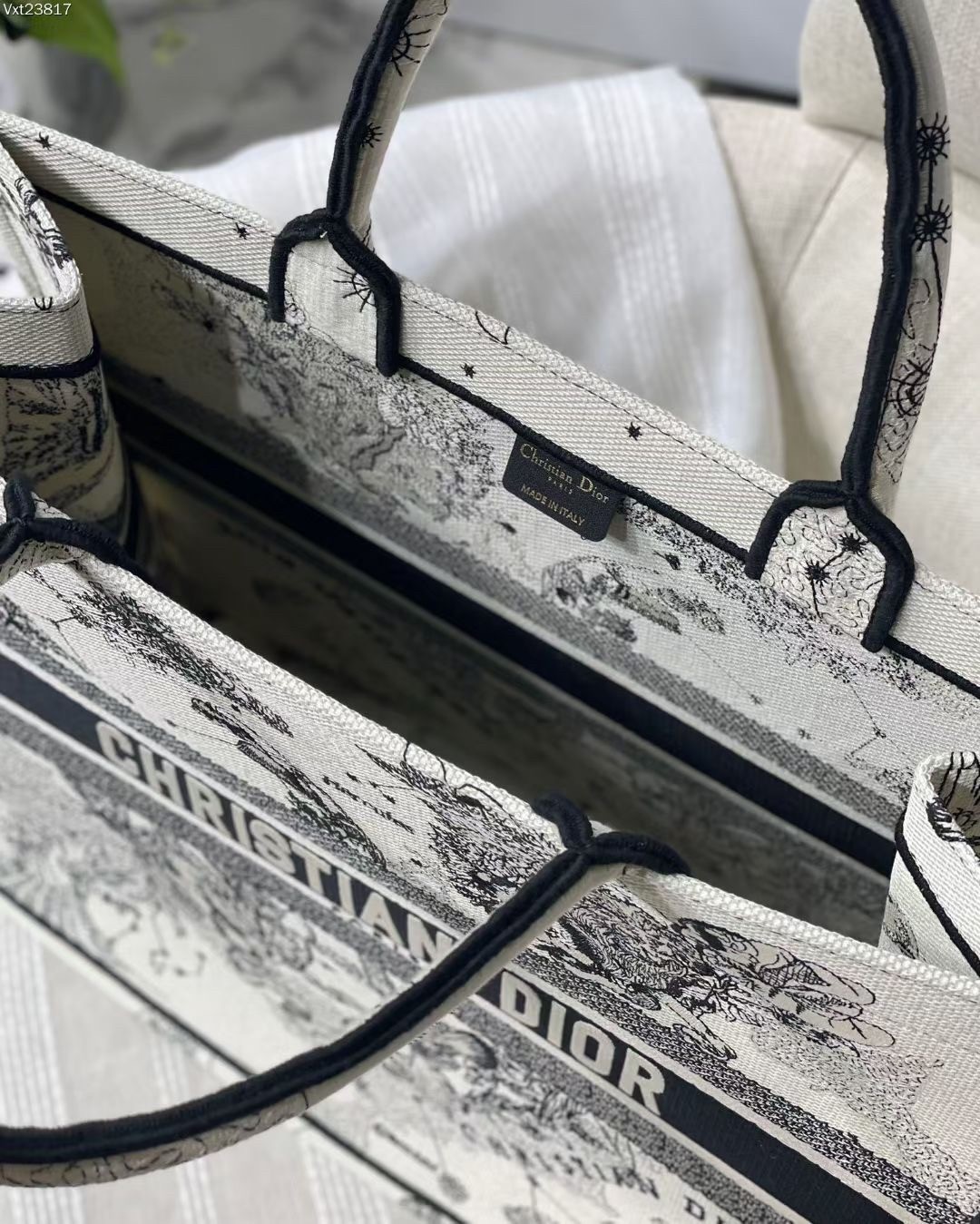 Dior Large Book Tote Bag In White Toile de Jouy Zodiac Embroidery 143