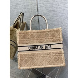 Dior Large Book Tote Bag In Beige Cannage Shearling 199