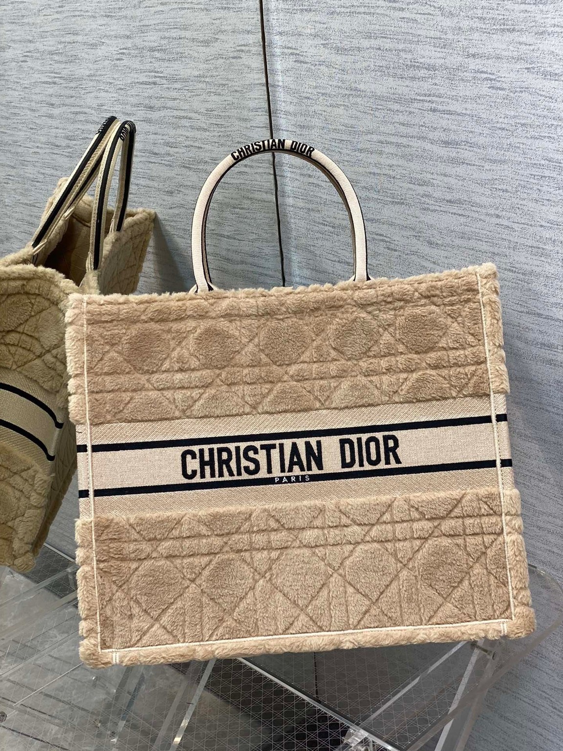 Dior Large Book Tote Bag In Beige Cannage Shearling 199