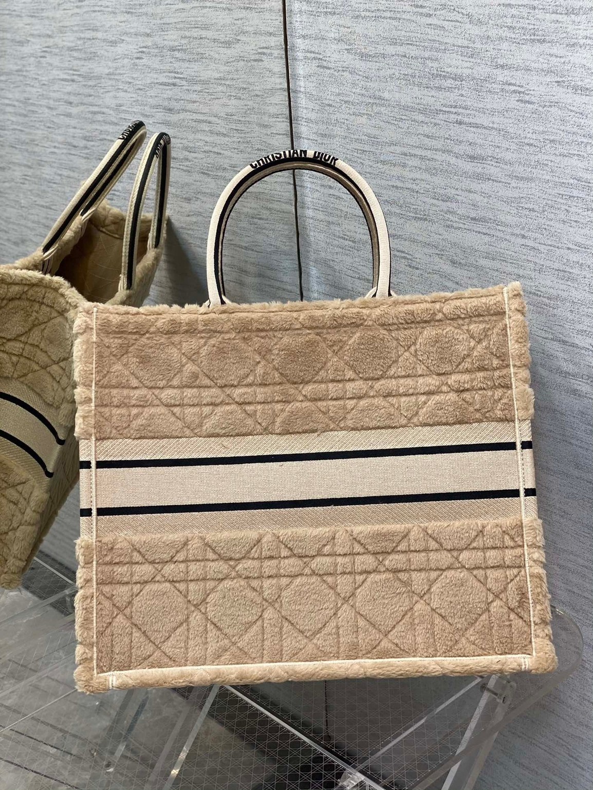 Dior Large Book Tote Bag In Beige Cannage Shearling 199