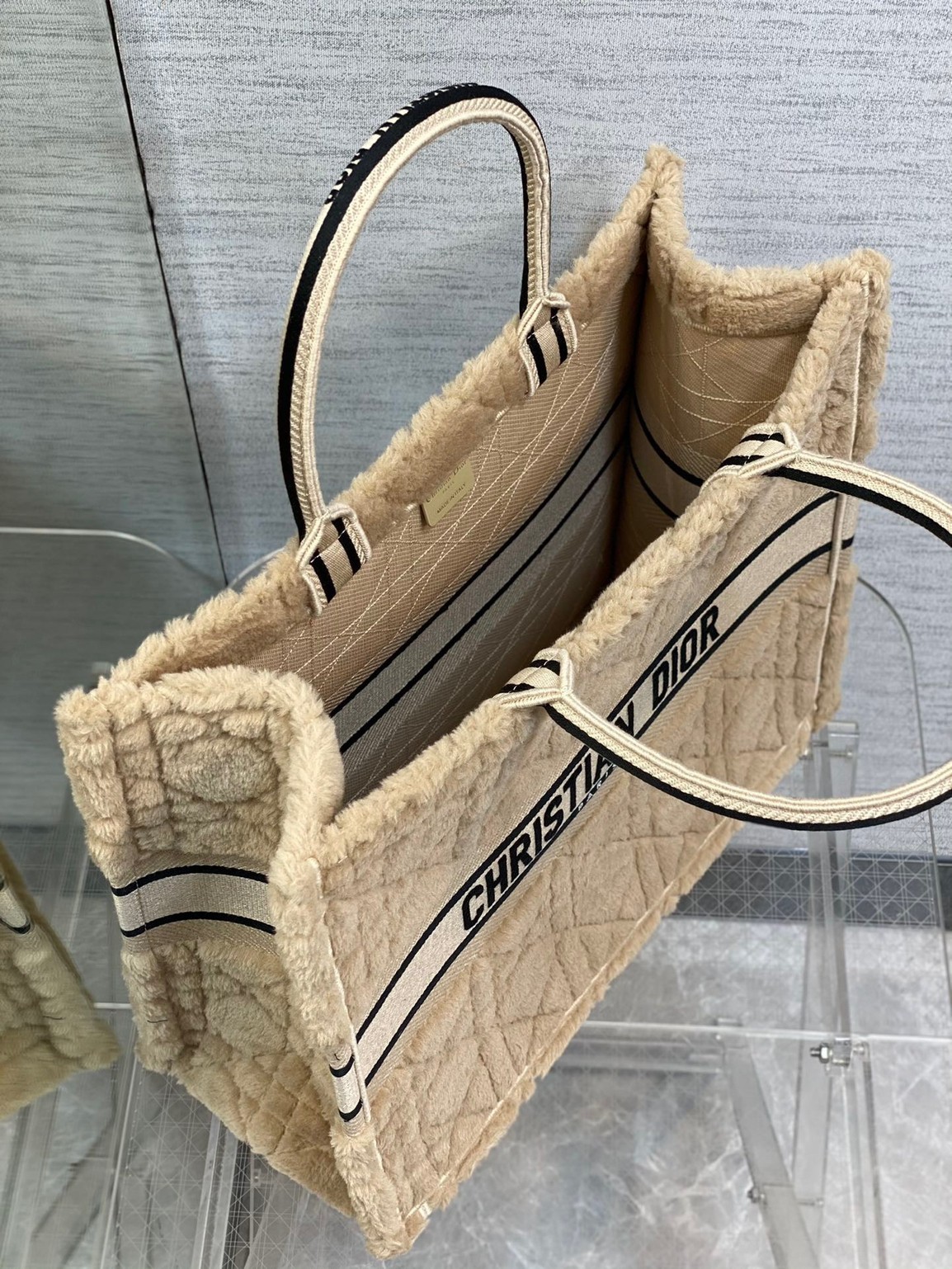 Dior Large Book Tote Bag In Beige Cannage Shearling 199