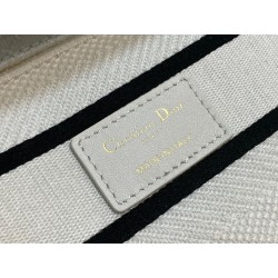 Dior Medium Lady D-Lite Bag In White Cannage Shearling 365