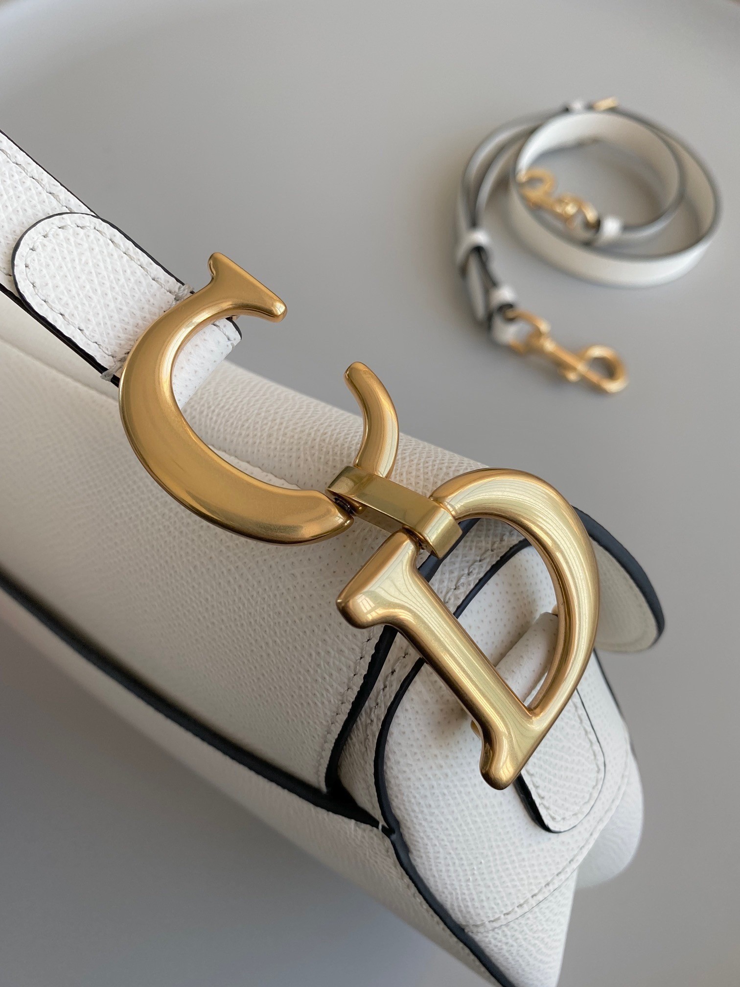 Dior Saddle Bag with Strap in White Grained Calfskin 768