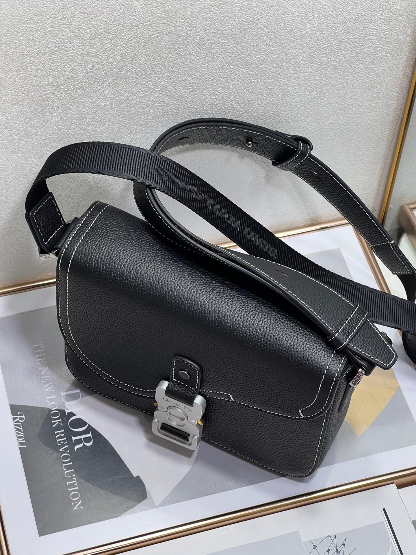 Dior Men's Mini Saddle Messenger Bag In Black Grained Calfskin 475