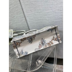 Dior Large Dior Book Tote In White Multicolor Rêve d'Infini Embroidery 410